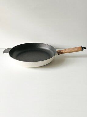 Vintage Enamel Cast Iron Fry Pan Skillet 11" White Wooden Handle